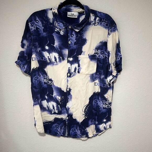 Cotton On Mens The Exorcist Blue White Collared Short Sleeve Button Up Shirt - Picture 1 of 8